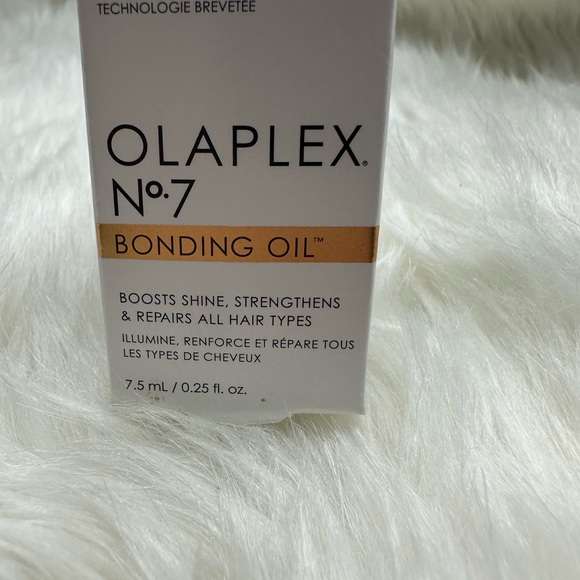 OLAPLEX No.7 Bonding Oil - 7.5 mL - Picture 3 of 8